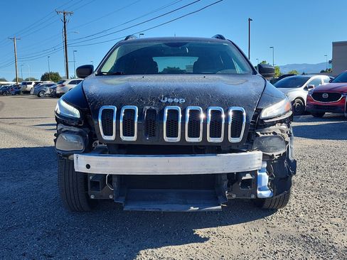 Used 2016 Jeep Cherokee Sport image 2