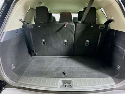 Used 2023 Nissan Pathfinder SV FWD image 28