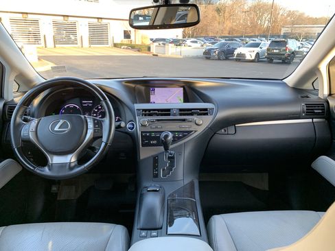 Used 2013 Lexus RX 450h AWD image 30