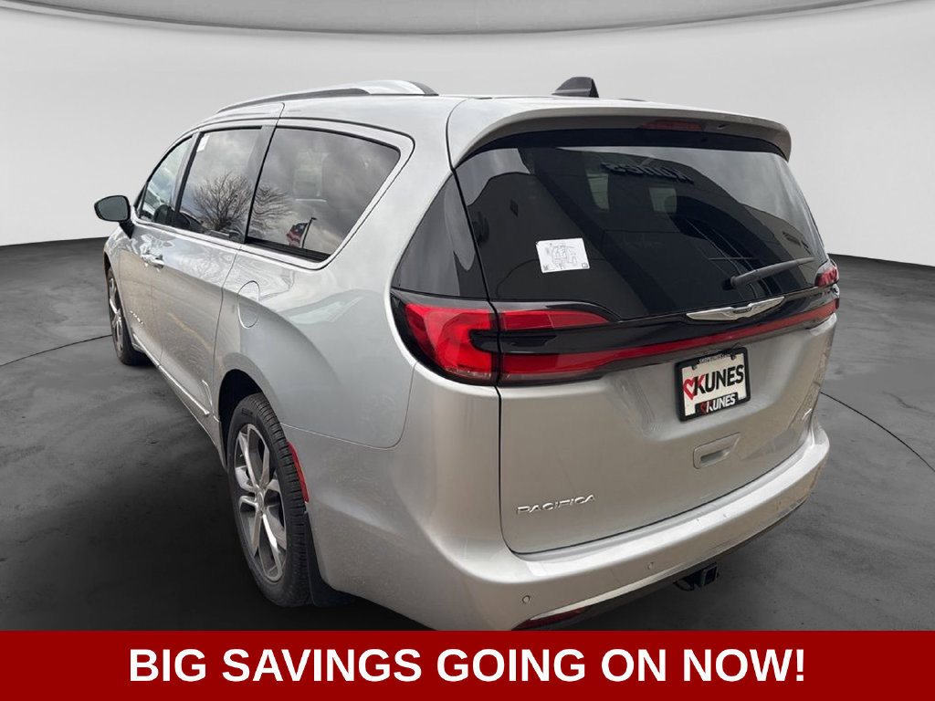 New 2026 Chrysler Pacifica Pinnacle w/ Trailer Tow Group AWD/4WD image 8