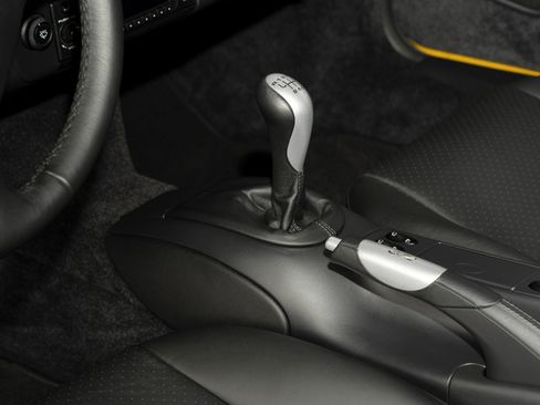 Used 2003 Porsche 911 GT2 RWD image 17
