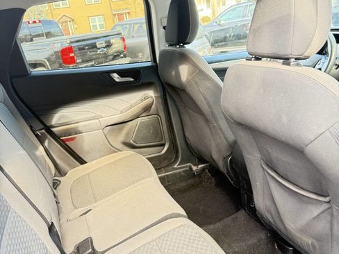 Used 2021 Ford Escape SE image 28