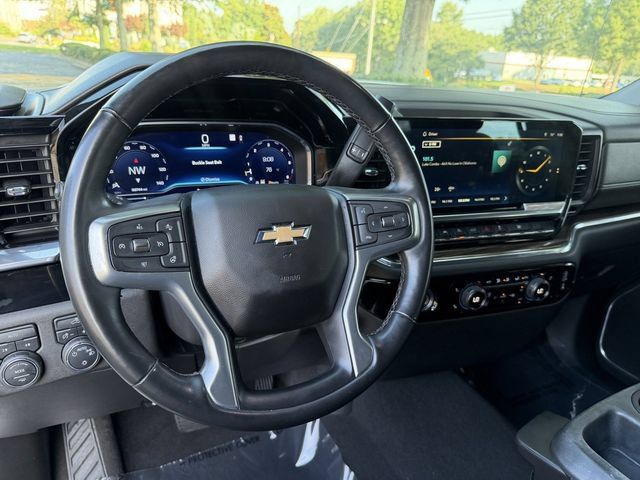 Used 2023 Chevrolet Silverado 1500 LT AWD/4WD image 17