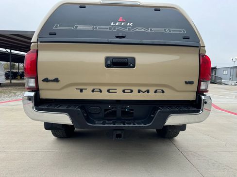 Used 2020 Toyota Tacoma SR image 15
