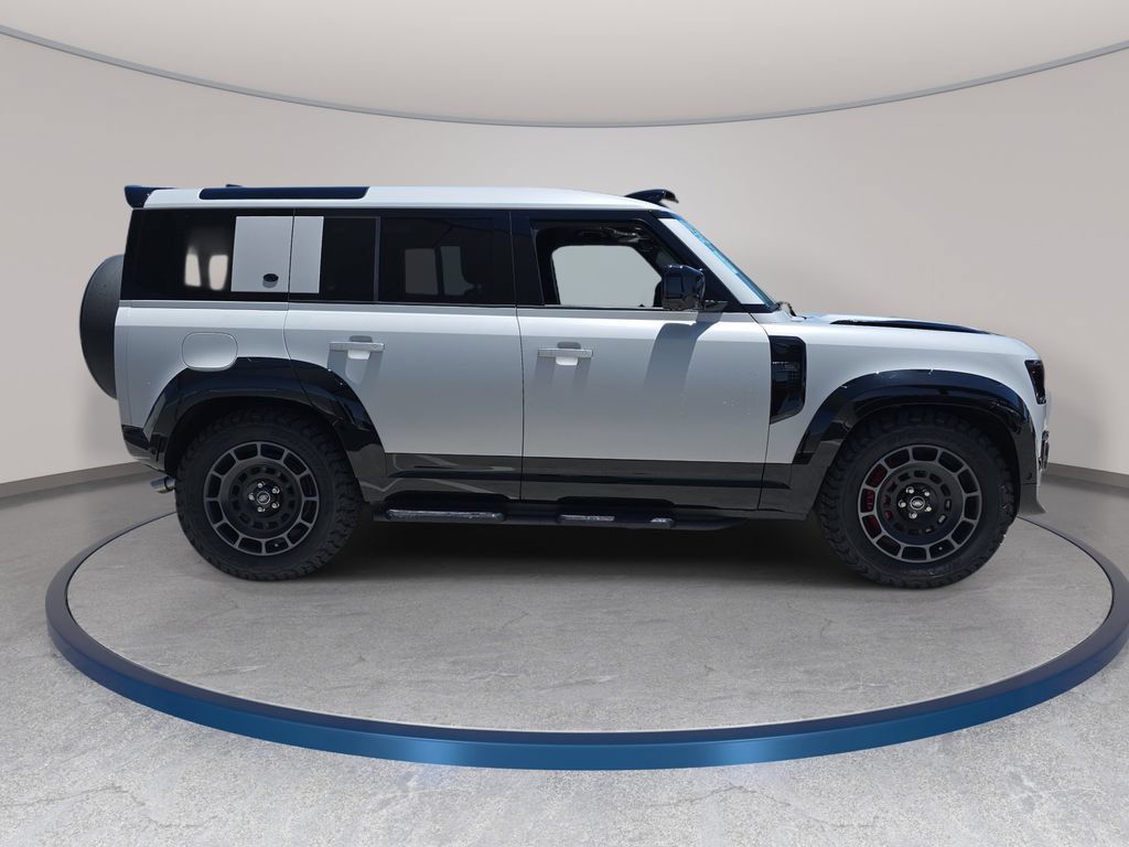 New 2026 Land Rover Defender 110 X-Dynamic SE AWD/4WD image 4