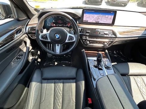 Used 2021 BMW 530i xDrive w/ M Sport Package AWD/4WD image 17