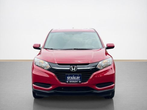 Used 2018 Honda HR-V LX image 2