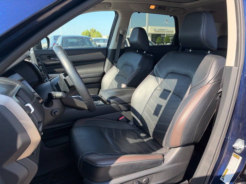 Used 2024 Nissan Pathfinder Platinum w/ Cargo Package FWD image 13