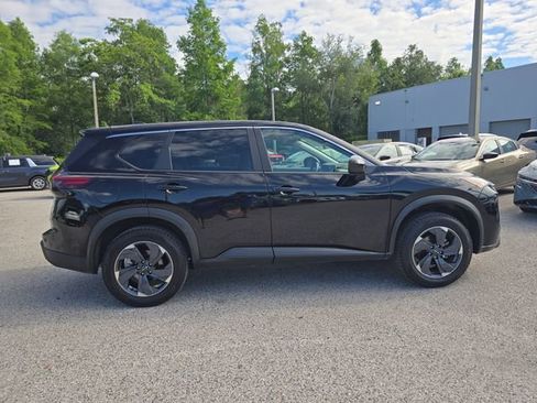 Certified 2025 Nissan Rogue SV FWD image 9
