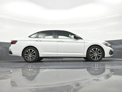 Used 2023 Volkswagen Jetta Sport FWD image 31
