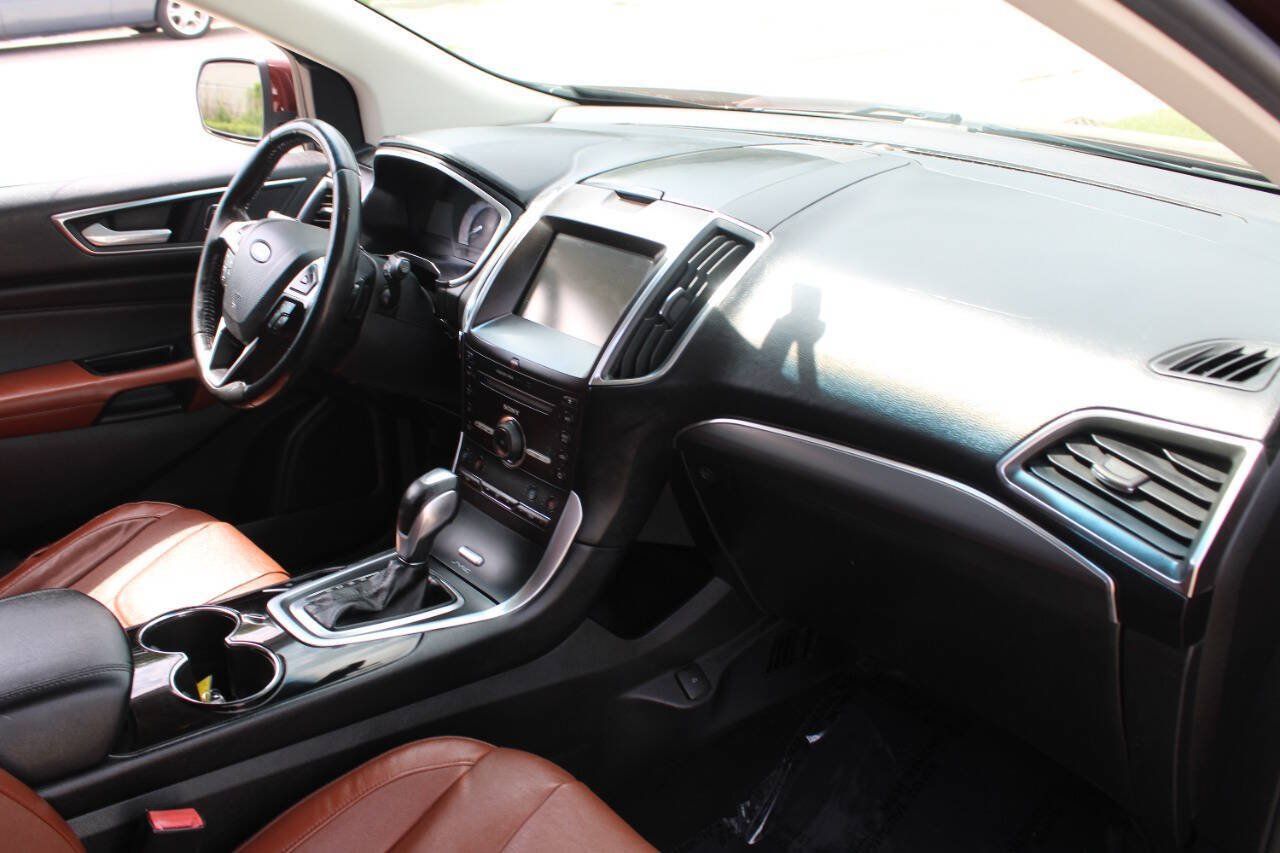 Used 2015 Ford Edge Titanium w/ Equipment Group 301A FWD image 13