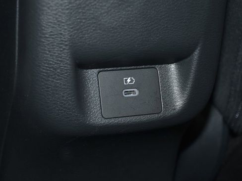 Used 2025 Nissan Versa SV image 27