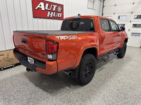 Used 2018 Toyota Tacoma TRD Sport AWD/4WD image 21