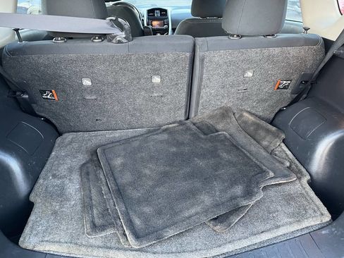 Used 2016 Nissan Versa Note SV image 9