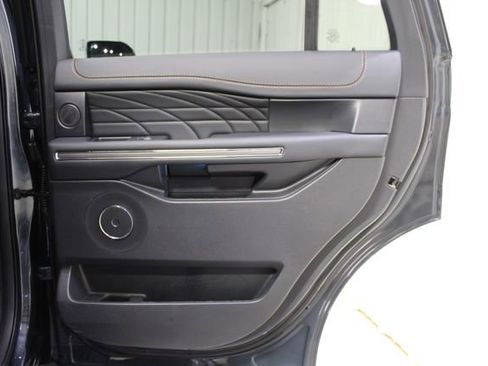Used 2023 Ford Expedition Platinum RWD image 28