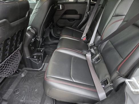 Used 2021 Jeep Gladiator Rubicon AWD/4WD image 16