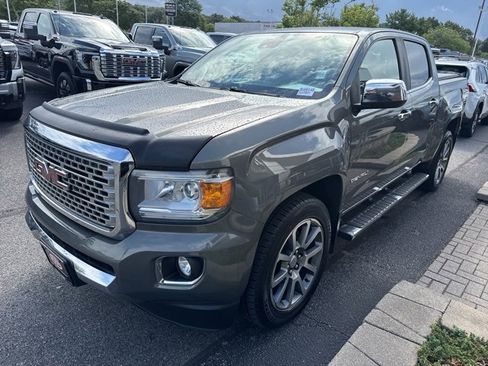 Used 2018 GMC Canyon Denali image 3