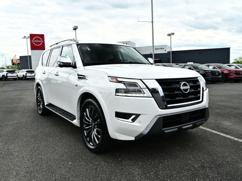 Used 2022 Nissan Armada Platinum w/ Captain's Chairs Package AWD/4WD image 2
