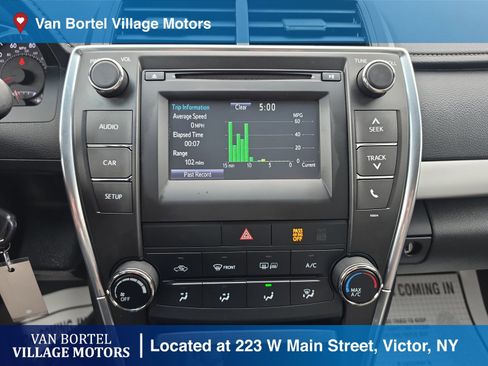 Used 2017 Toyota Camry SE FWD image 19