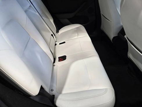 Used 2023 Tesla Model Y Performance AWD/4WD image 9