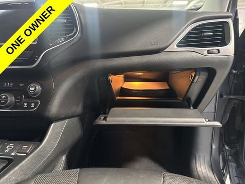 Used 2019 Jeep Cherokee Limited w/ Technology Group AWD/4WD image 32