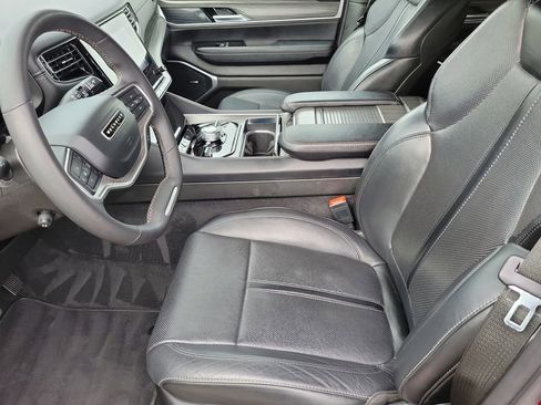Used 2024 Jeep Wagoneer Series III AWD/4WD image 20