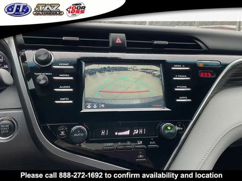 Used 2018 Toyota Camry XLE image 17