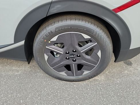 New 2026 Kia EV6 Light RWD image 3