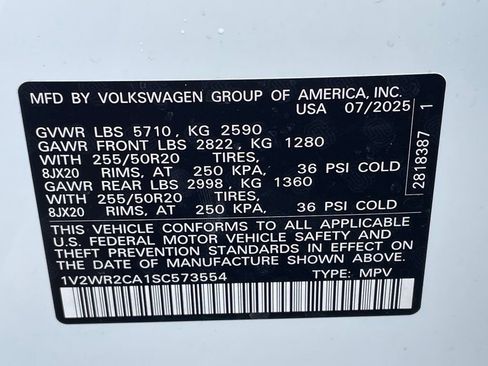 Used 2025 Volkswagen Atlas SE image 30