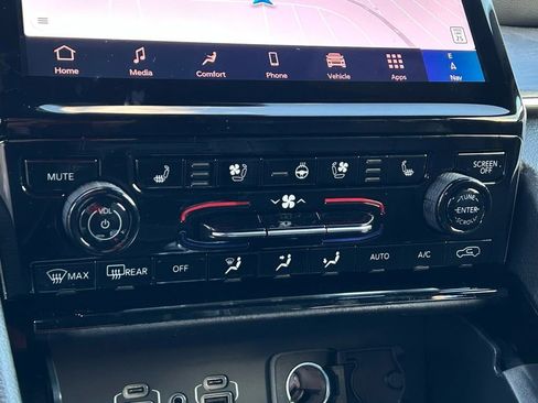 New 2025 Jeep Grand Cherokee L Overland image 22