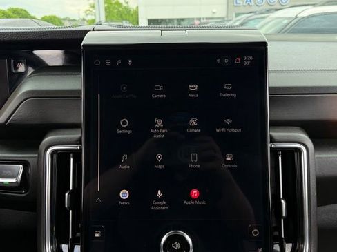 Used 2025 GMC Yukon XL Denali AWD/4WD image 32