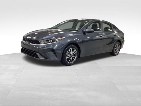 Certified 2023 Kia Forte LXS image 4