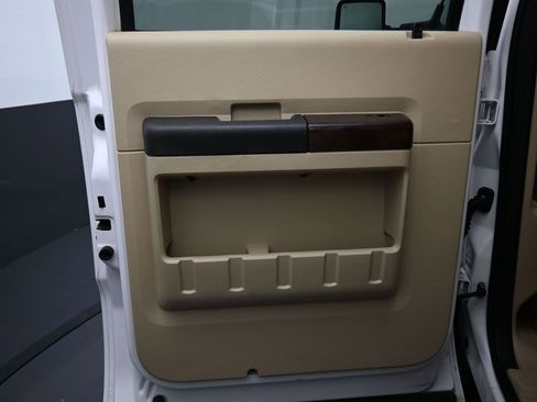 Used 2010 Ford F250 Lariat image 25