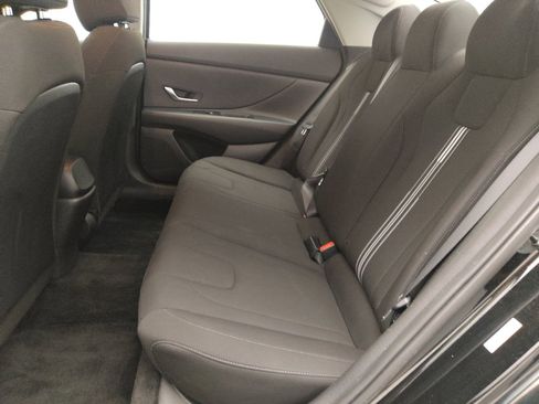 Used 2023 Hyundai Elantra SEL image 18