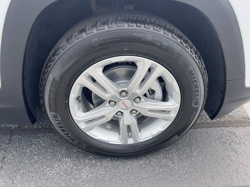 Used 2024 GMC Terrain SLE image 10