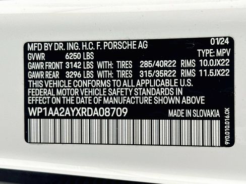 Certified 2024 Porsche Cayenne AWD/4WD image 33