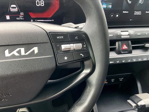 Used 2025 Kia K4 LXS image 22