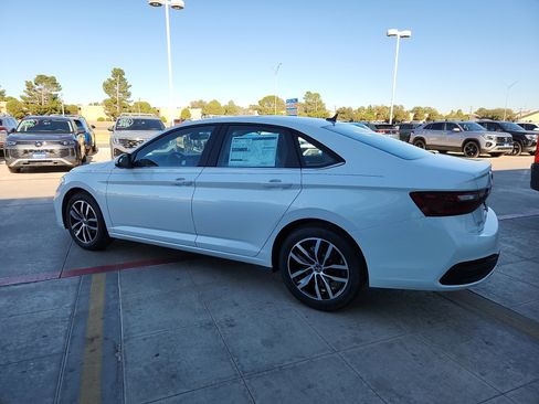 New 2026 Volkswagen Jetta SE image 4