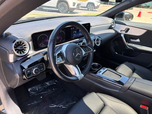 Used 2025 Mercedes-Benz CLA 250 image 10