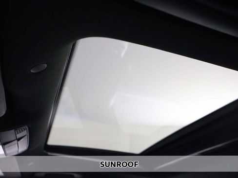 Used 2020 Mercedes-Benz C 300 4MATIC Sedan image 3