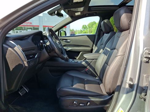 Used 2023 Cadillac XT4 Sport w/ Cold Weather Package FWD image 15
