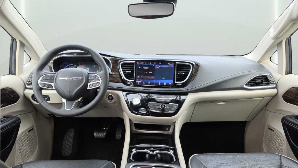 Used 2023 Chrysler Pacifica Limited w/ Uconnect Theater Family Group FWD image 21