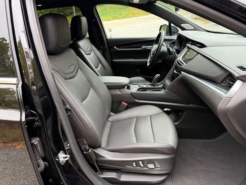 Used 2025 Cadillac XT5 Premium Luxury image 21