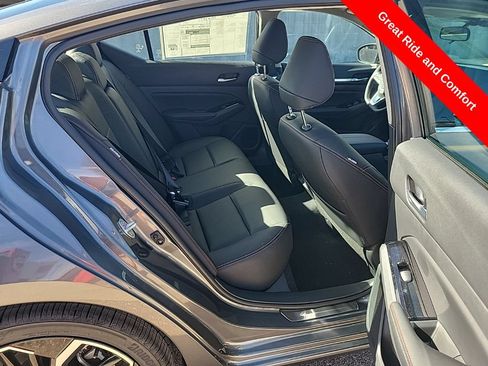 New 2025 Nissan Altima 2.5 SR w/ SR Premium Package FWD image 15