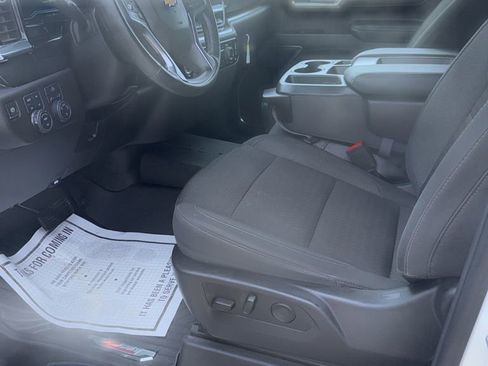 Used 2024 Chevrolet Silverado 1500 LT w/ Z71 Off-Road Package image 9