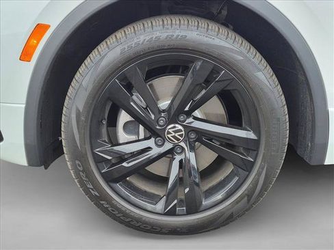 Used 2023 Volkswagen Tiguan SE R-Line FWD image 14