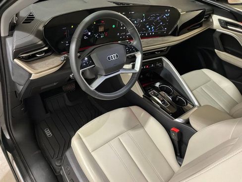 New 2025 Audi Q5 Premium image 16