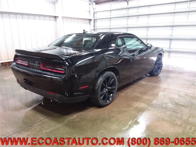 Used 2017 Dodge Challenger SXT w/ Blacktop Package RWD image 4