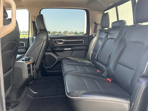 Used 2019 RAM 1500 Laramie AWD/4WD image 17