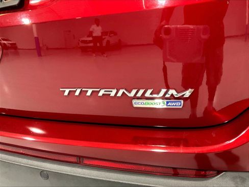 Used 2017 Ford Edge Titanium w/ Equipment Group 301A AWD/4WD image 24